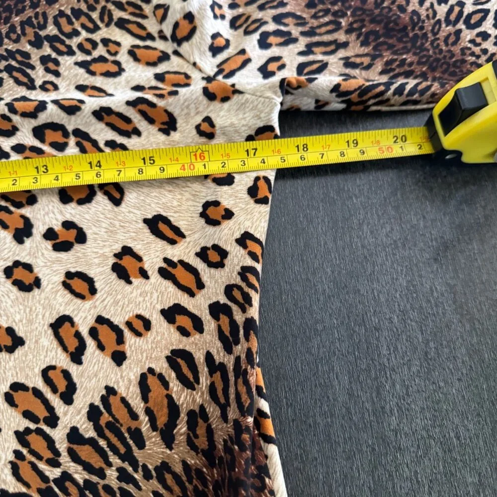 Exclusively Misook Women's Leopard Spot Pattern V-Neck Blouse Top, Size XS NWT - Picture 6 of 7
